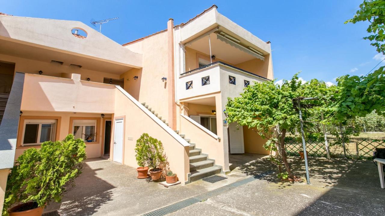Amversa'S House Potos Exterior photo