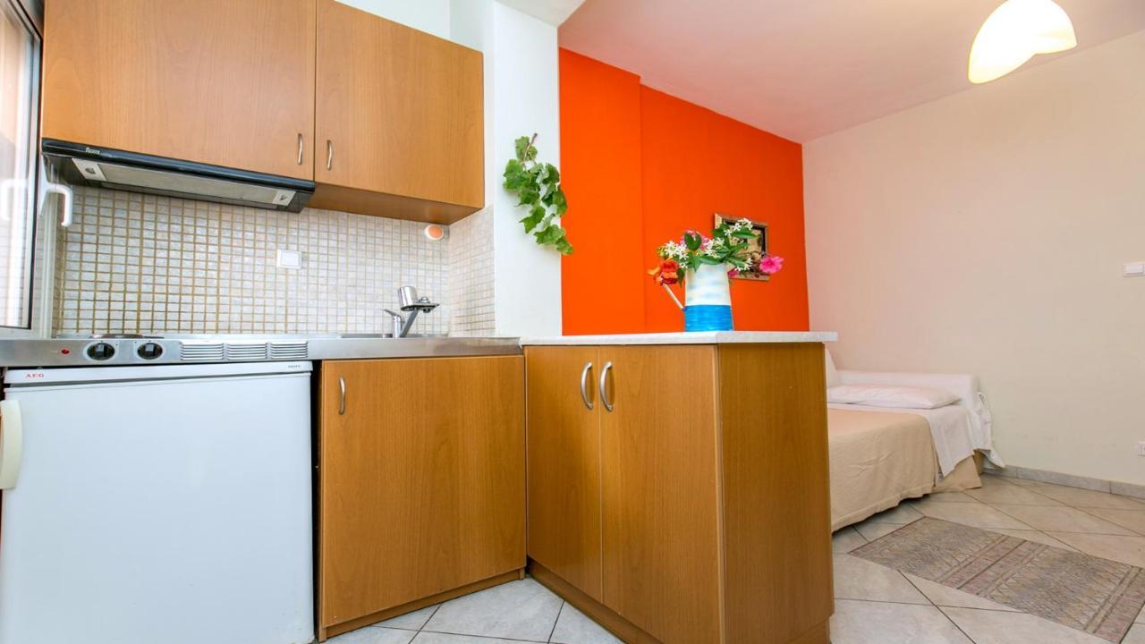 Amversa'S House Potos Exterior photo