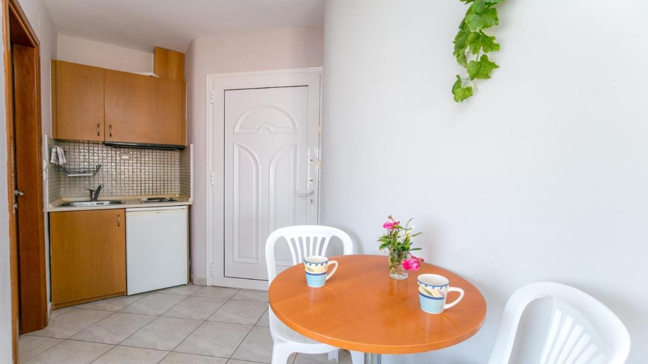 Amversa'S House Potos Exterior photo